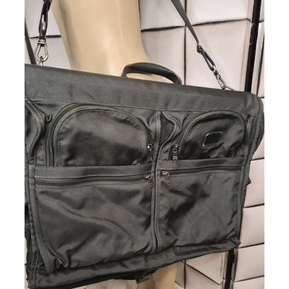 Tumi garmet bag